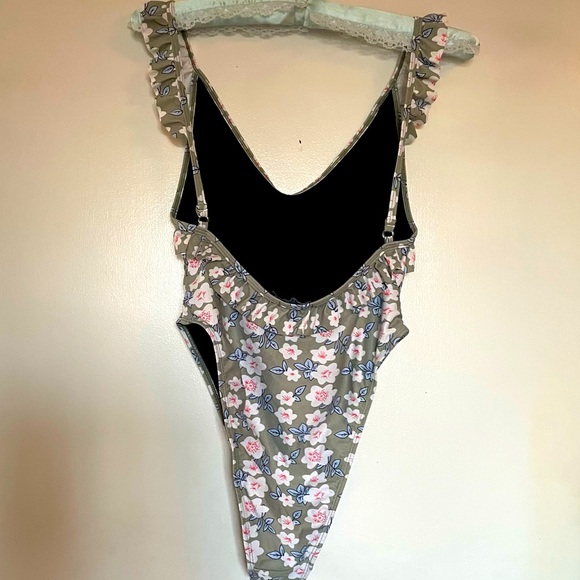 NASTY GAL Flowered One-Piece High Leg Swimsuit - Picture 3 of 6